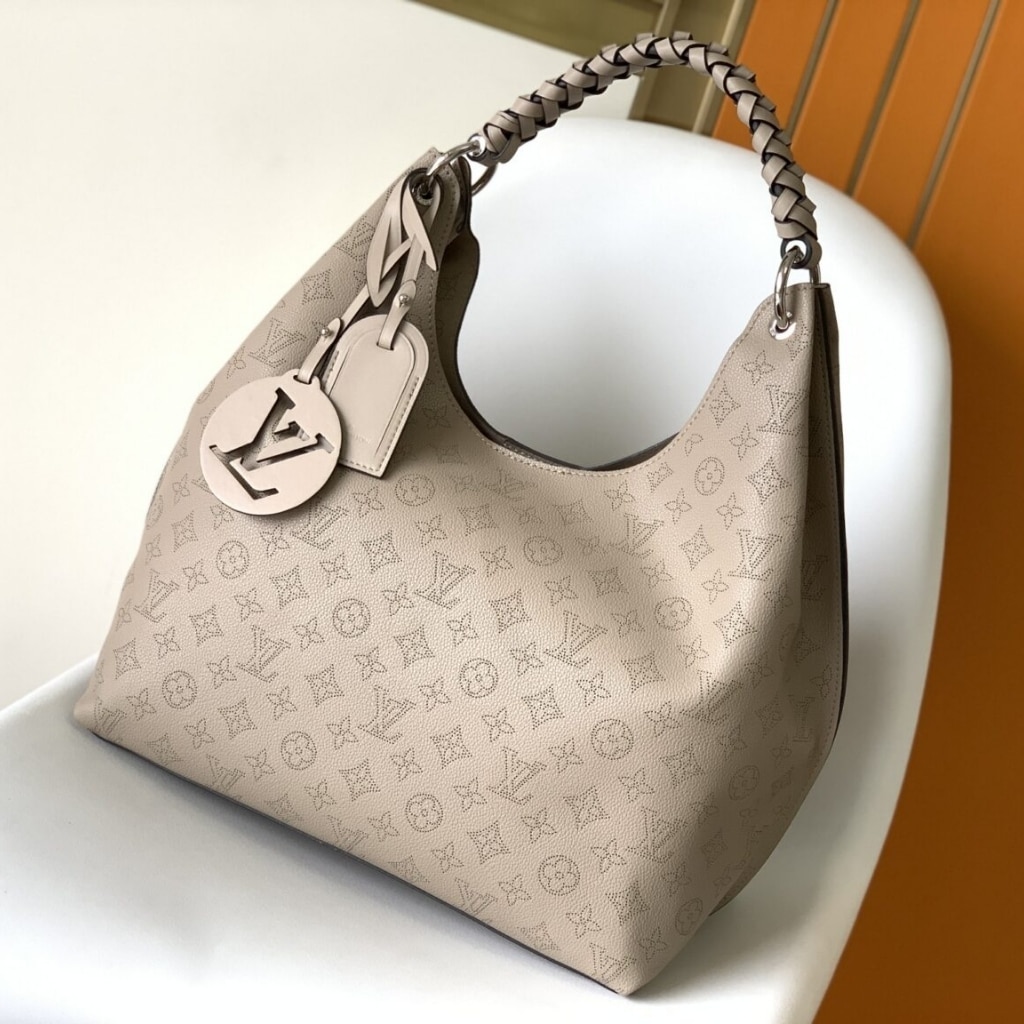 Louis Vuitton Carmel Mahina Leather Hobo Bag Galet Grey 40cm M21775 - Image 2