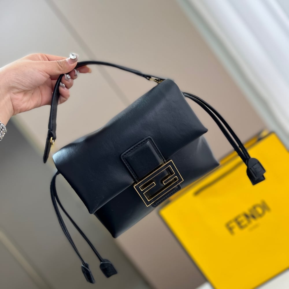 Fendi Mamma Baguette Small Leather Shoulder Bag Black 18Cm 8Bs105Abvef0Kur - Image 6
