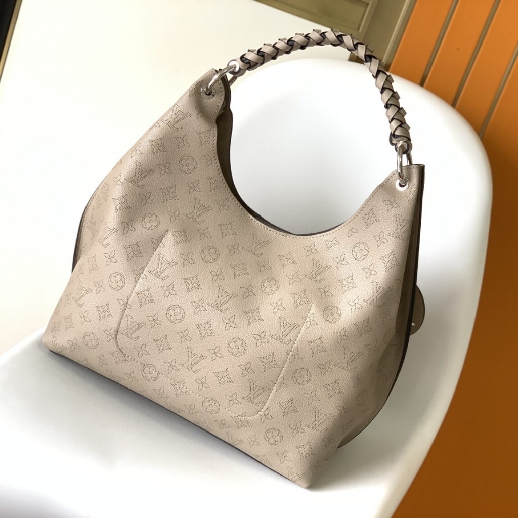 Louis Vuitton Carmel Mahina Leather Hobo Bag Galet Grey 40cm M21775 - Image 3