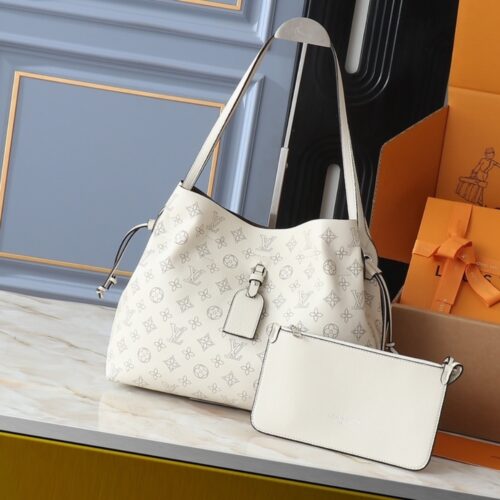 Alternative view of Louis Vuitton Boundless Bag White 16Cm
