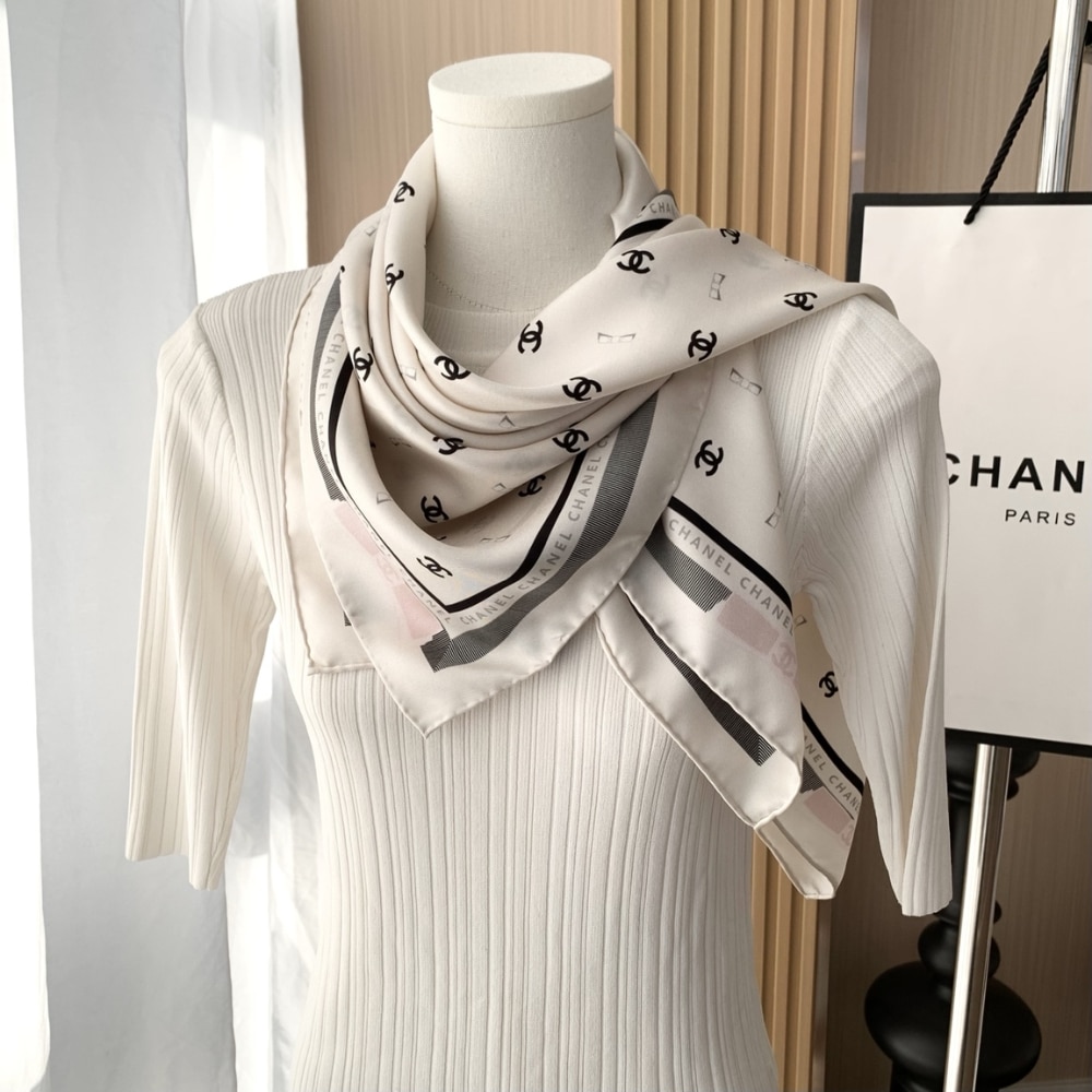 Chanel Square Scarf Jacquard Silk Twill Ecru Black And White 90cm AAA777 B19447 NAFFT - Image 3
