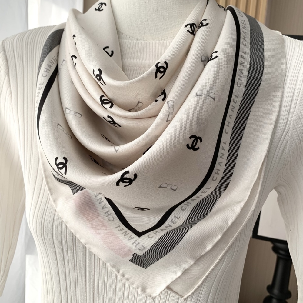 Chanel Square Scarf Jacquard Silk Twill Ecru Black And White 90cm AAA777 B19447 NAFFT - Image 4