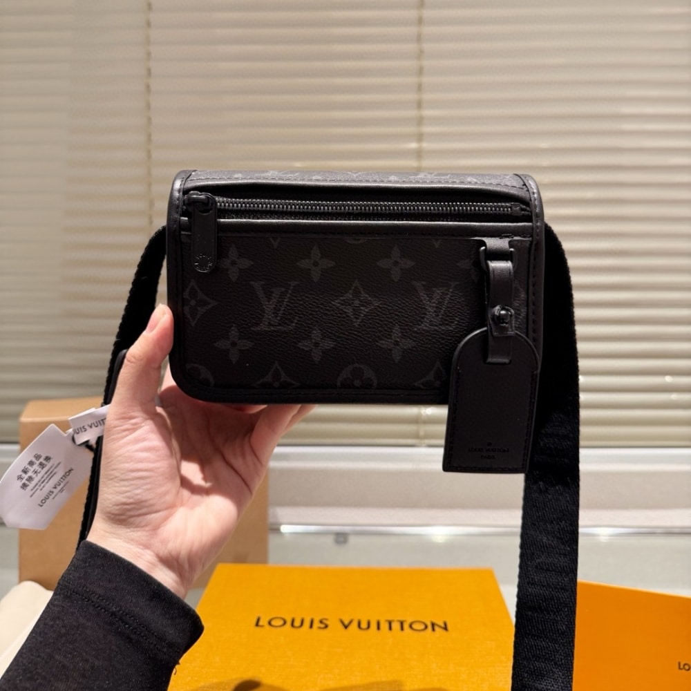 Louis Vuitton Bosphore Wearable Wallet Monogram Eclipse Canvas Crossbody Bag Black 19Cm M12599 - Image 3