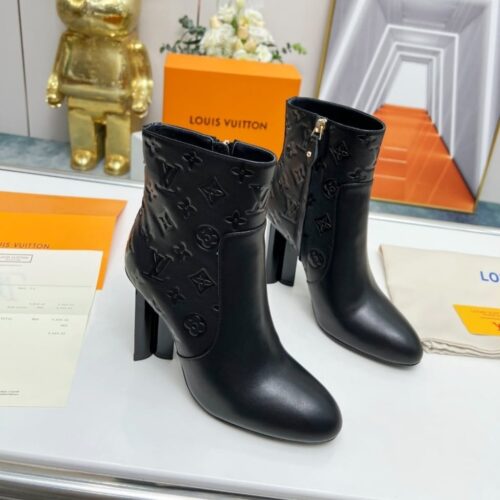 Alternative view of Louis Vuitton Silhouette Ankle Leather Boot Black 1ADCLG