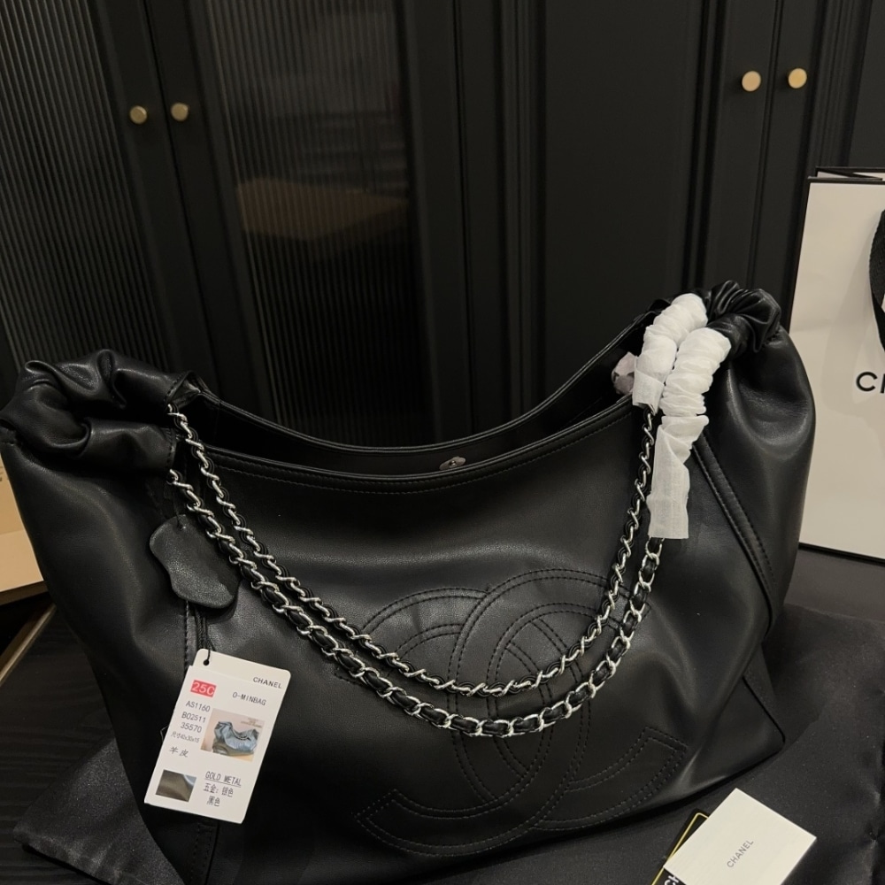 Chanel Timeless CC Large Smooth Leather Tote Bag Black 36cm - Image 4