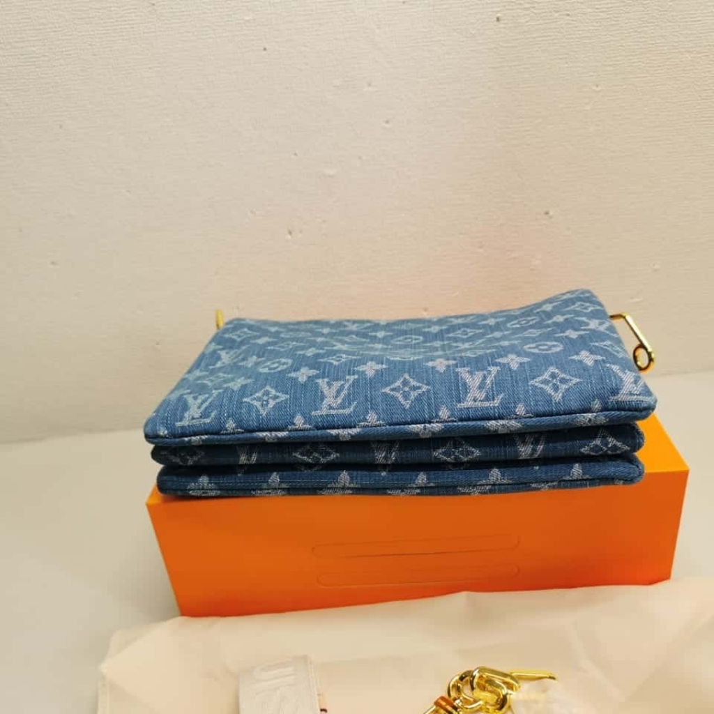 Louis Vuitton Coussin PM Monogram Denim Handle Bag Navy Blue 26Cm M24564 - Image 4