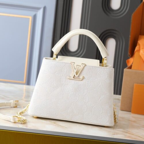 Alternative view of Louis Vuitton Capucines Mini Vanilla 21Cm