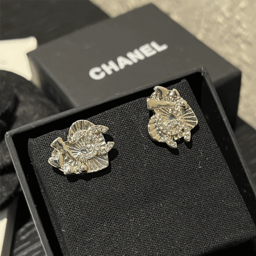 Alternative view of Chanel Stud Earrings Heart Metal Crystals Gold ABG358 B21895 U3549