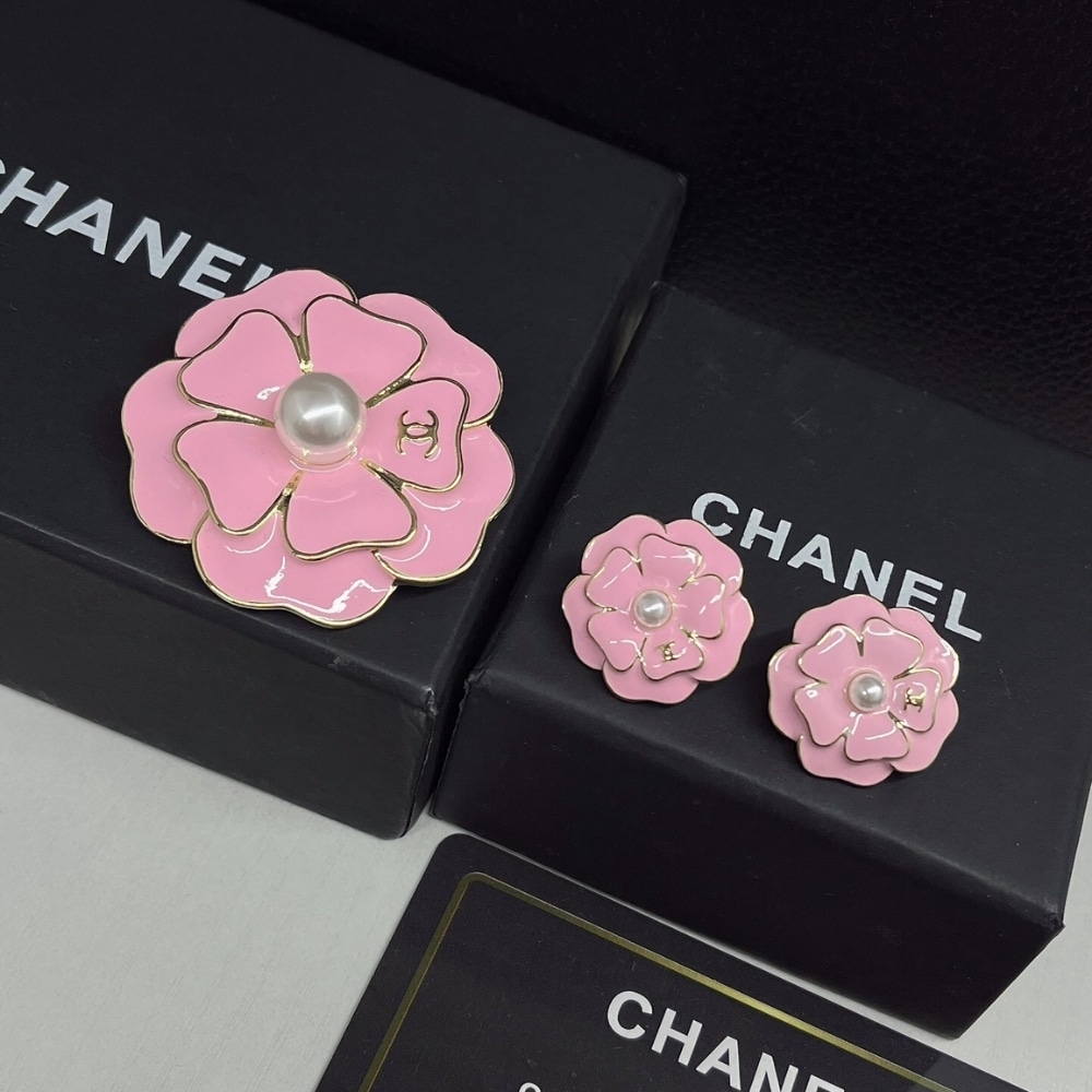 Chanel Brooch Camellia Resin Pearl Metal Pink Gold - Image 4