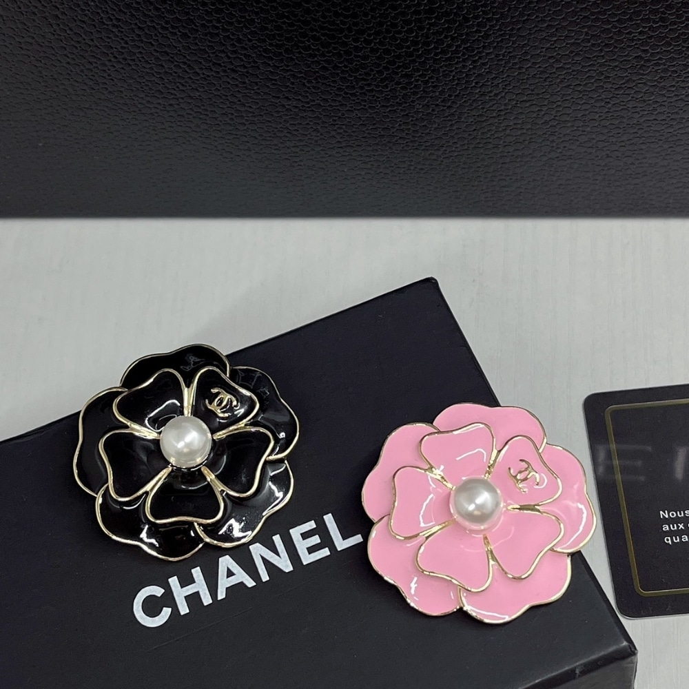 Chanel Brooch Camellia Resin Pearl Metal Pink Gold - Image 5
