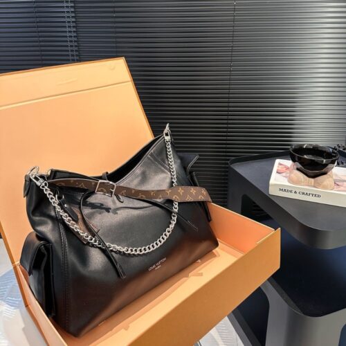 Alternative view of Louis Vuitton Carryall Cargo Vibe PM Leather Shoulder Bag Black 34Cm M24861