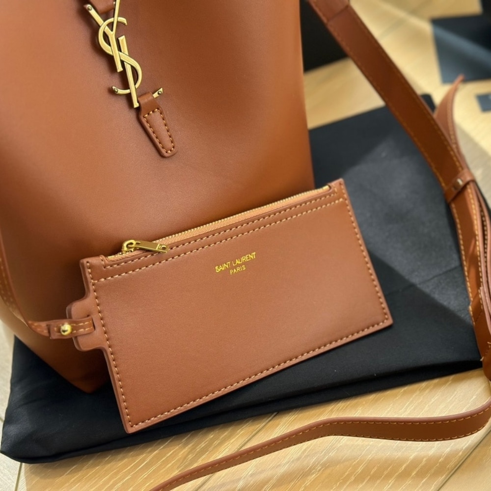 Saint Laurent Le 37 In Shiny Leather Handle Bag Brown 25Cm - Image 4