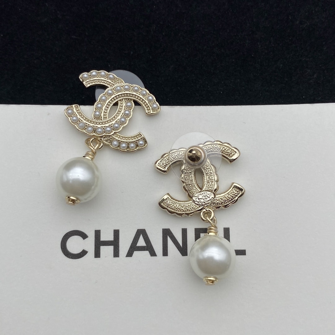 Chanel Dangle Earrings Pearls Gold - Image 2