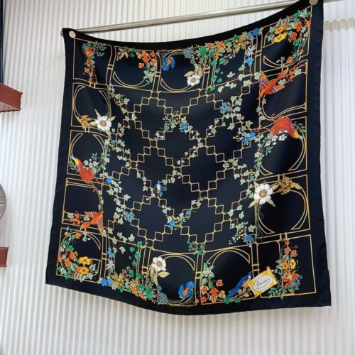Alternative view of Gucci Print Silk Twill Carré Animal And Floral Black 90Cm 777353 3G001 1000