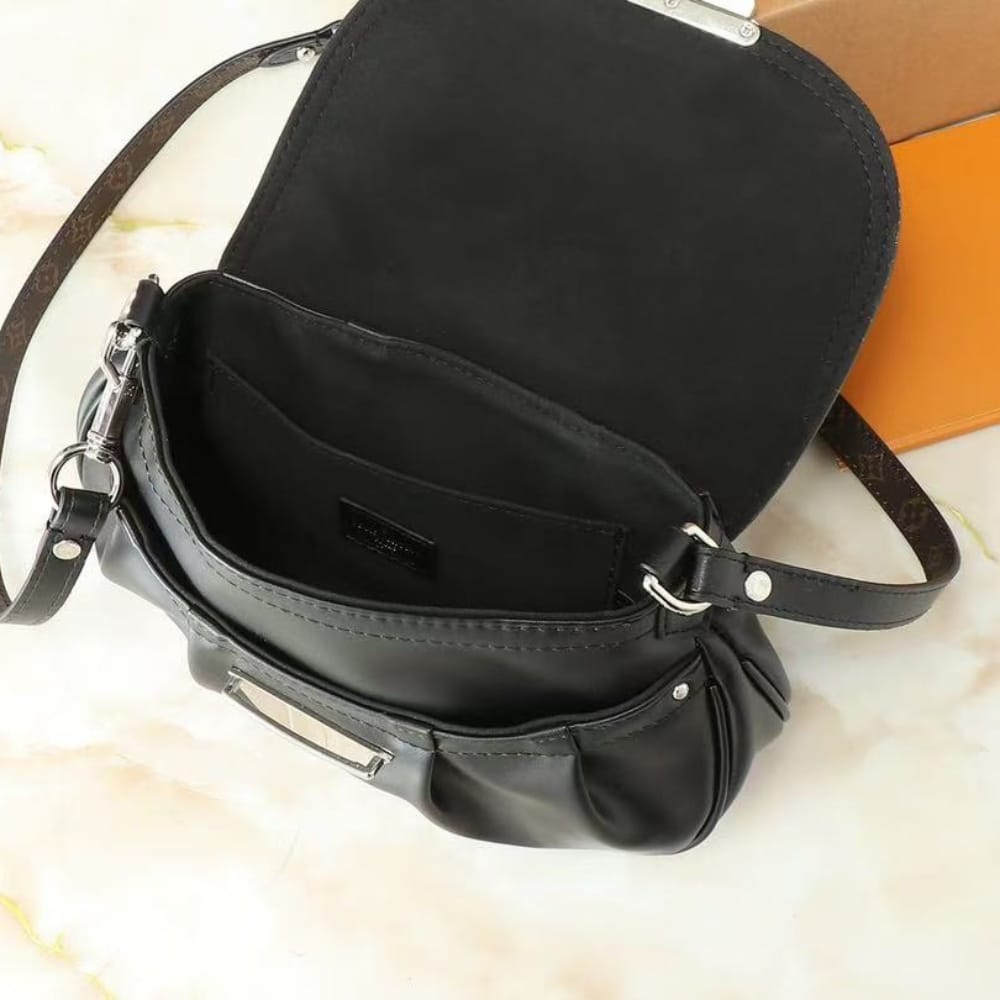 Louis Vuitton Sunset Vibe LV Vibe Shoulder Bag Black 27Cm M12192 - Image 9
