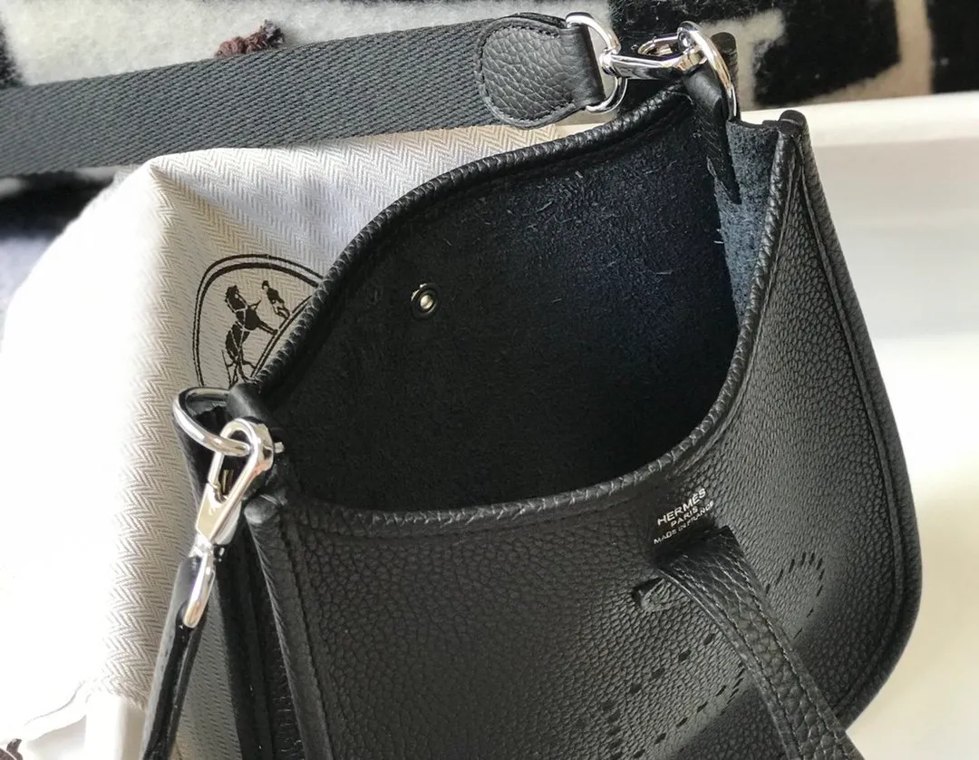 Hermes Evelyne 16 Amazone Shoulder Bag Black 16Cm H069426Ckav - Image 5