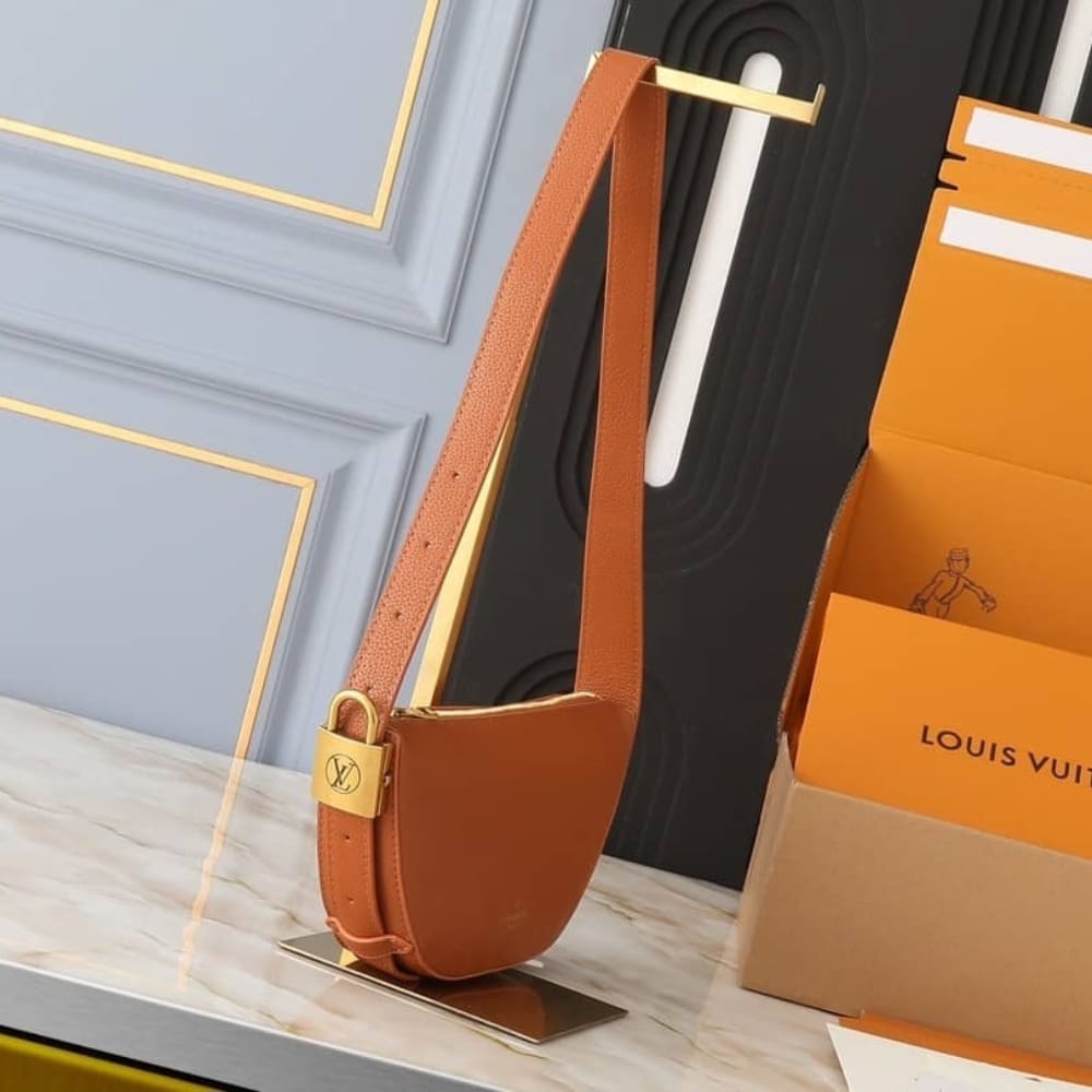 Louis Vuitton Low Key Leather Bumbag Cognac 28Cm M83546 - Image 4