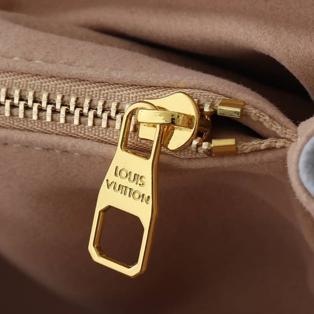 Louis Vuitton Pochette Métis East West Monogram Empreinte Crossbody Bag Canvas Trianon 21Cm M12429 - Image 7