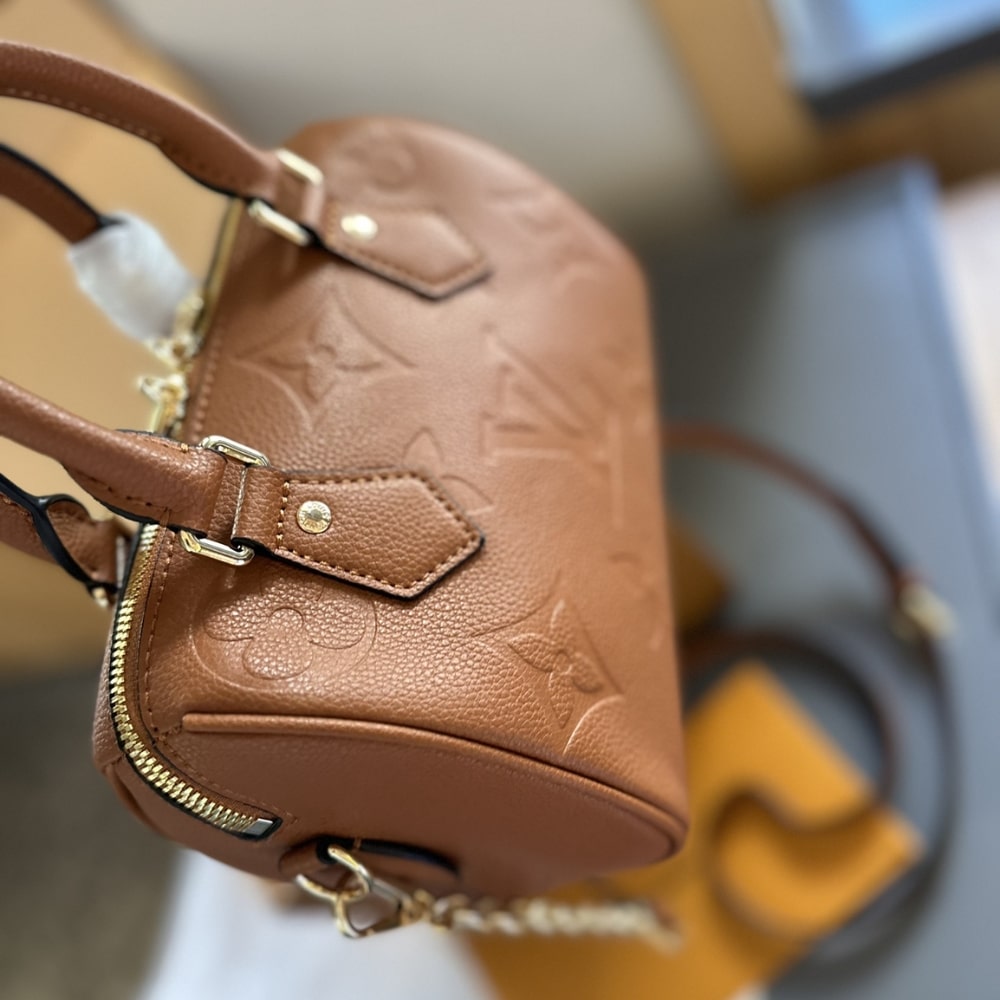 Louis Vuitton Speedy Bandoulière 20 Monogram Empreinte Handle Bag Cognac Brown 20Cm - Image 7
