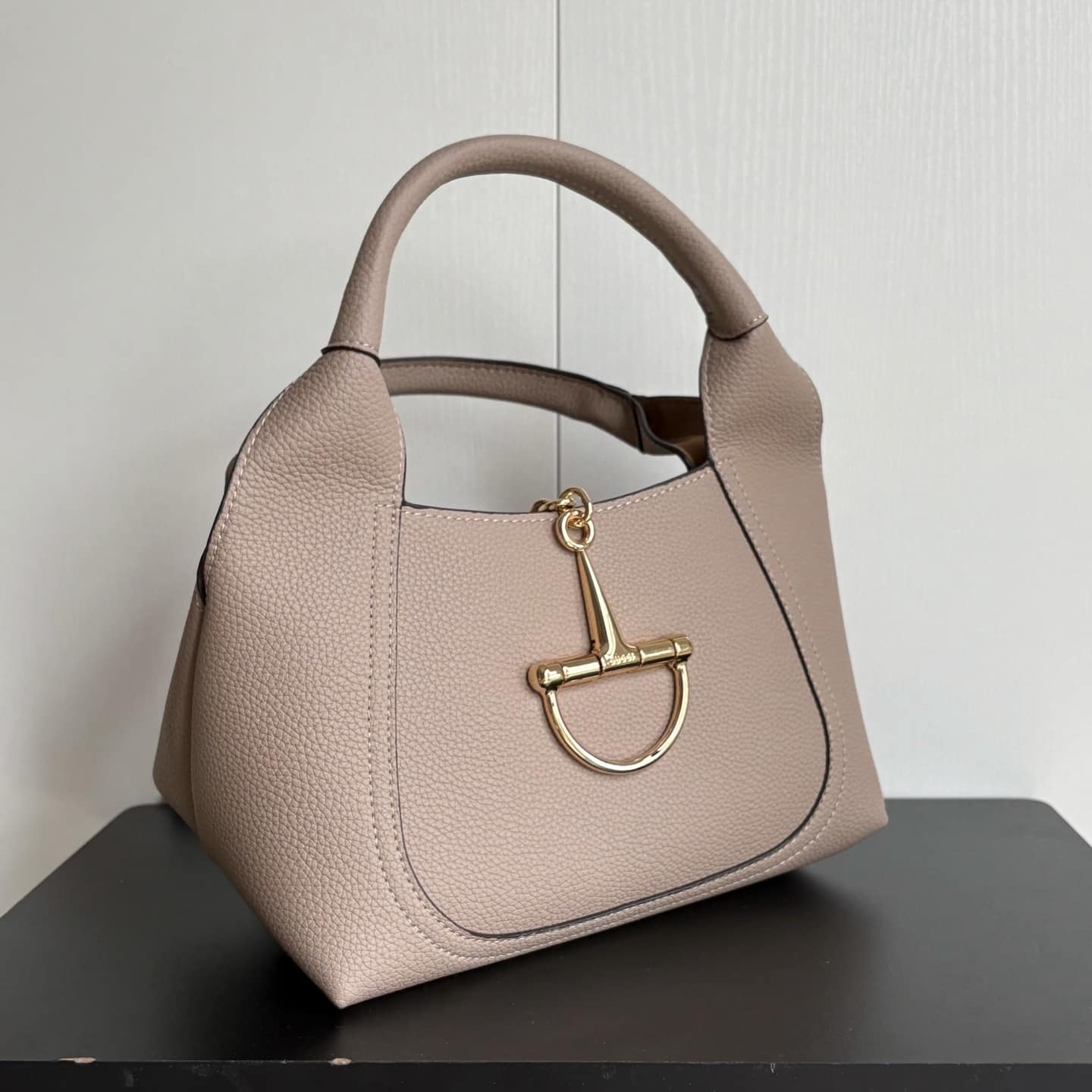 Gucci Softbit Medium Leather Top Handle Bag Light Pink 27Cm 837467 Aaeao 1523 - Image 4