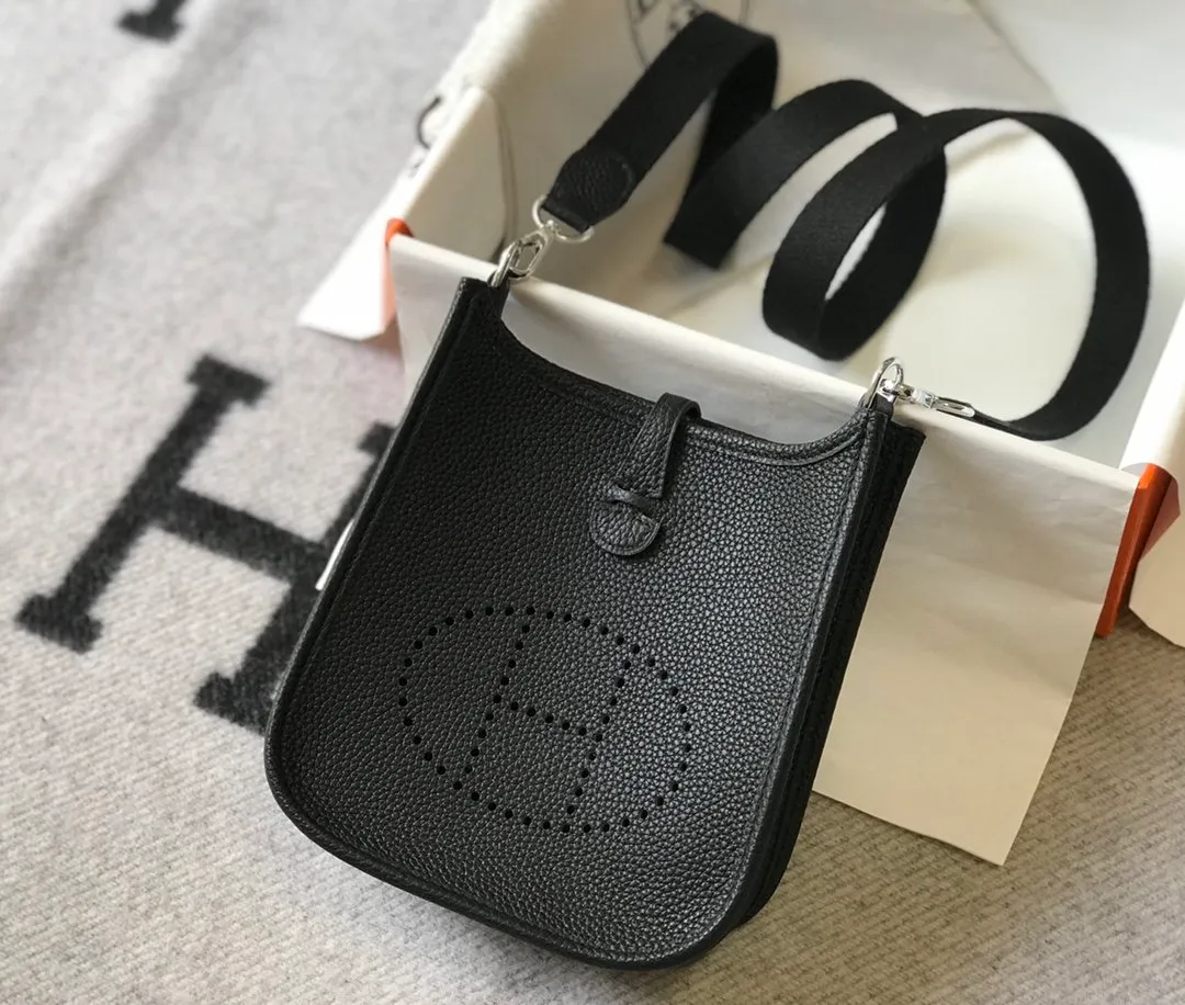 Hermes Evelyne 16 Amazone Shoulder Bag Black 16Cm H069426Ckav - Image 6