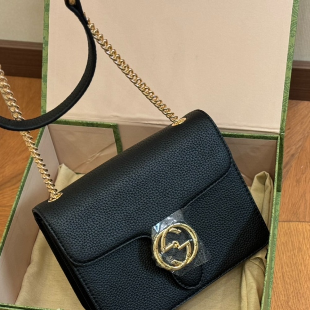 Gucci Grained Leather Chain Crossbody Bag Black 20Cm - Image 3