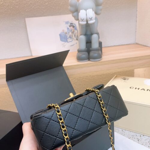 Alternative view of Chanel 22B Flap Bag With Gold Hardware Top Handle Black 21Cm As2431