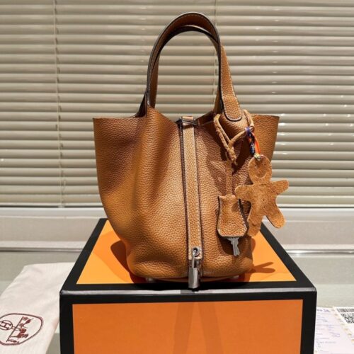Alternative view of Hermes Picotin Lock 18 With Charm Brown 18Cm