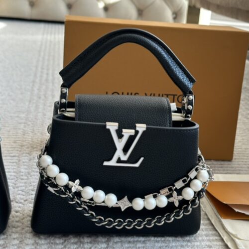 Alternative view of Louis Vuitton Capucines Mini Bag Black 20Cm M11908