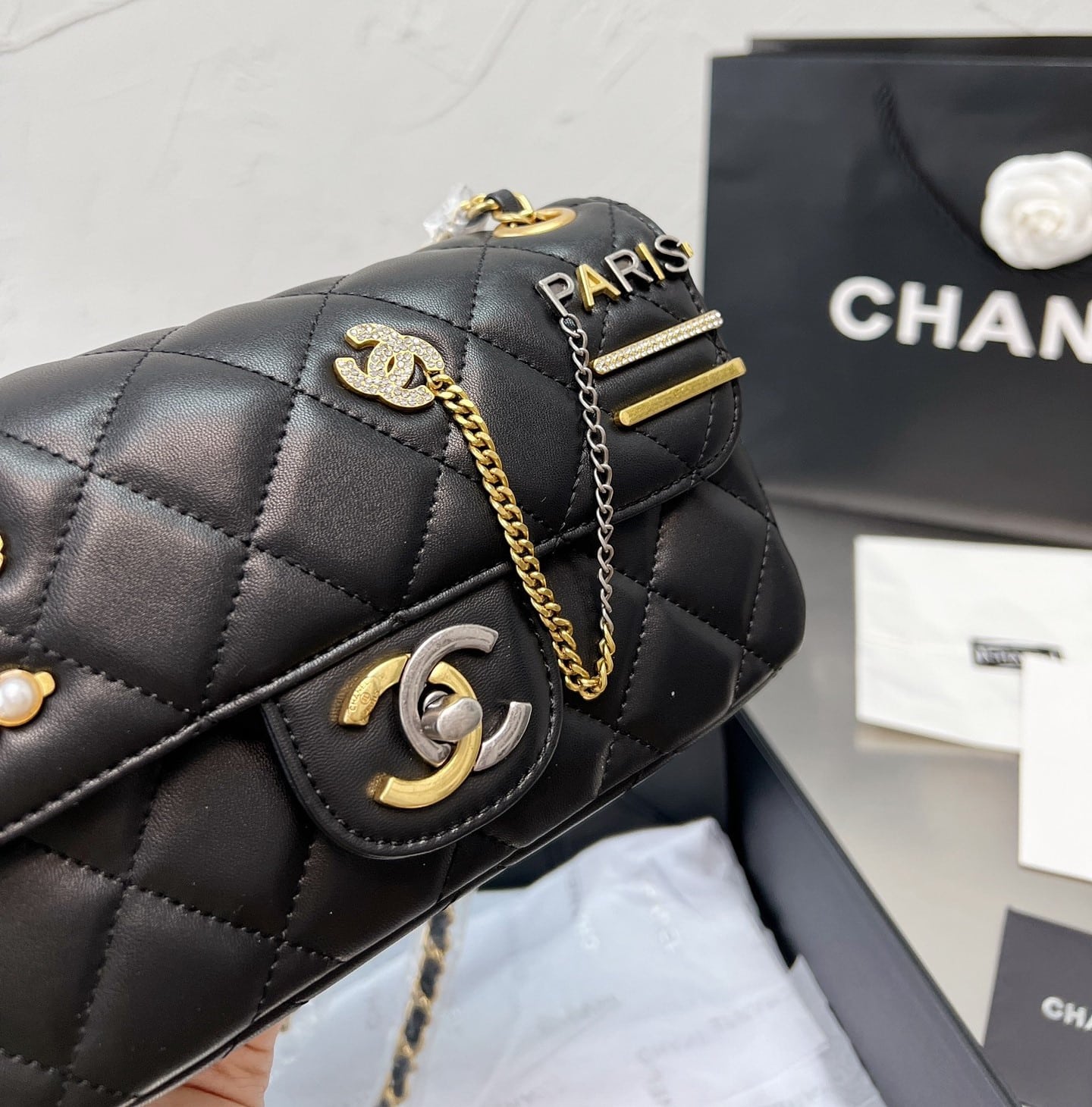 Chanel Coco Clips Mini Smooth Leather Flap Bags Black 20cm - Image 8