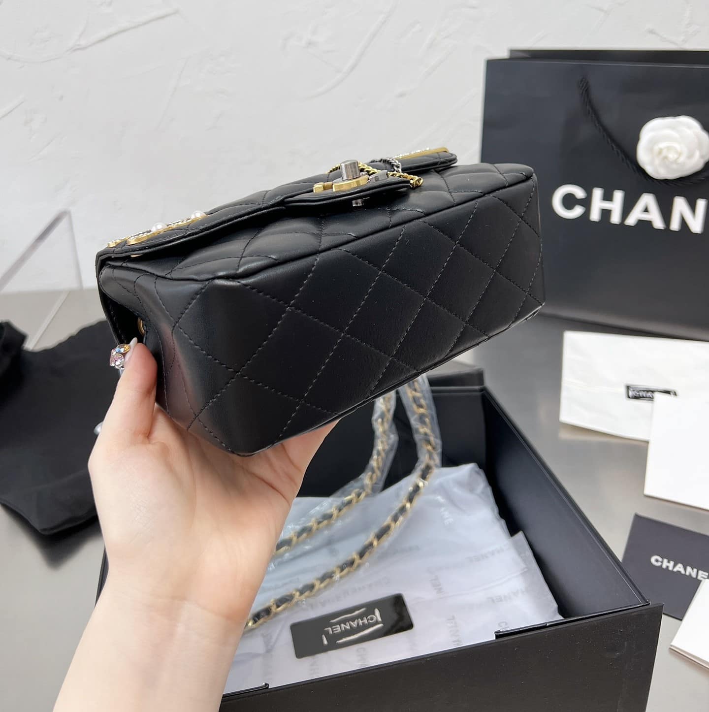Chanel Coco Clips Mini Smooth Leather Flap Bags Black 20cm - Image 5