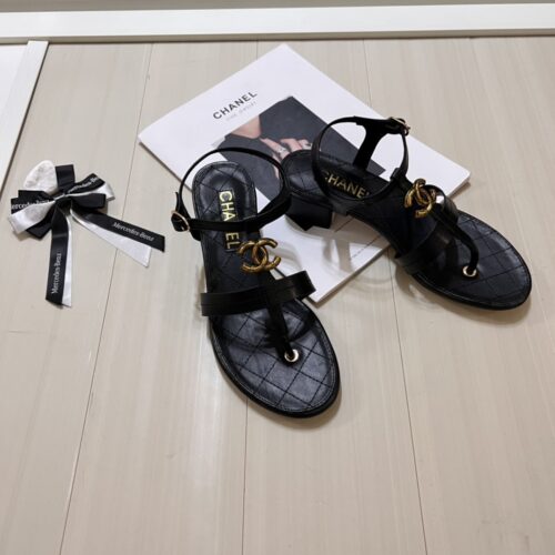 Alternative view of Chanel Thongs Block Heel Sandals Quilted Leather  Black