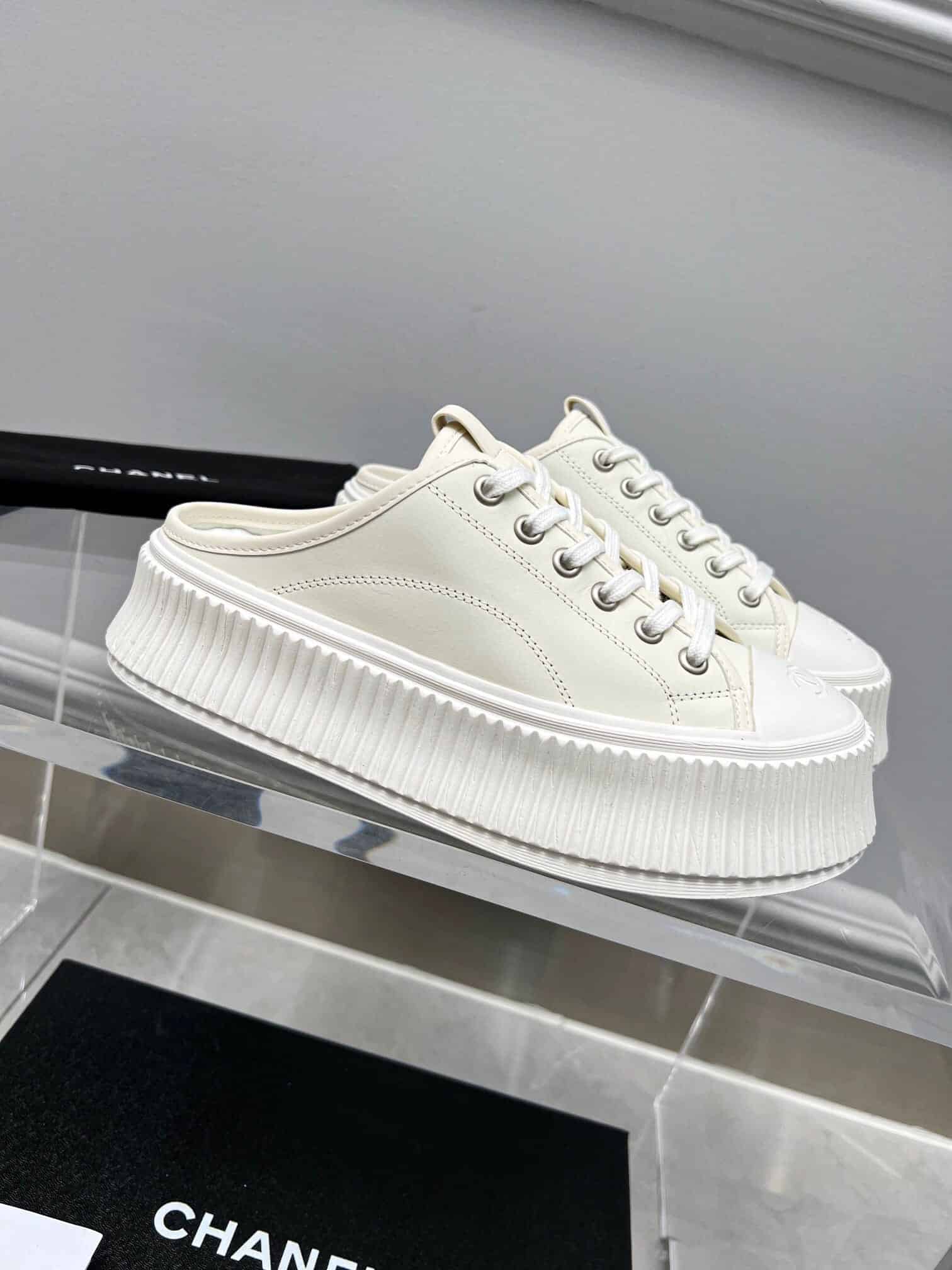 Chanel Platform Mules Smooth Leather Cream - Image 3