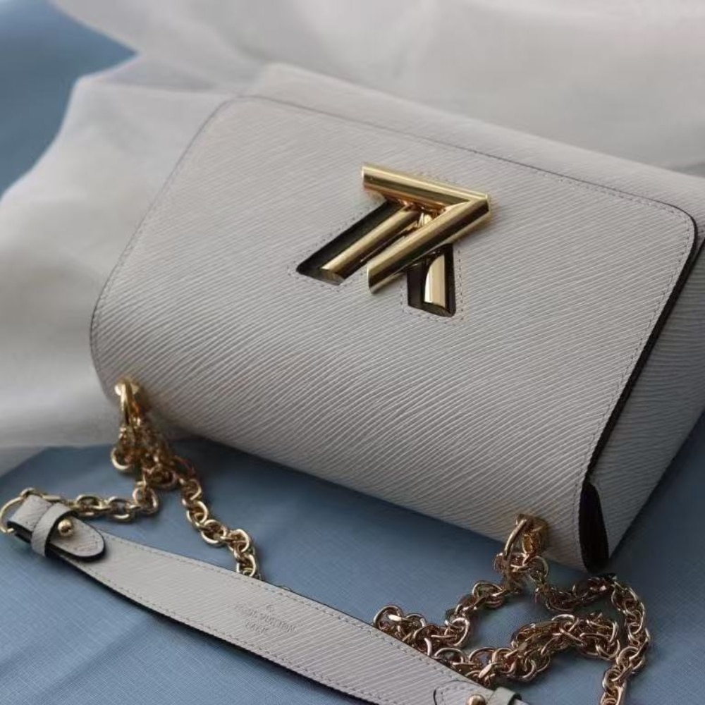 Louis Vuitton Twist MM Leather Crossbody Bag White 23cm M21111 - Image 4