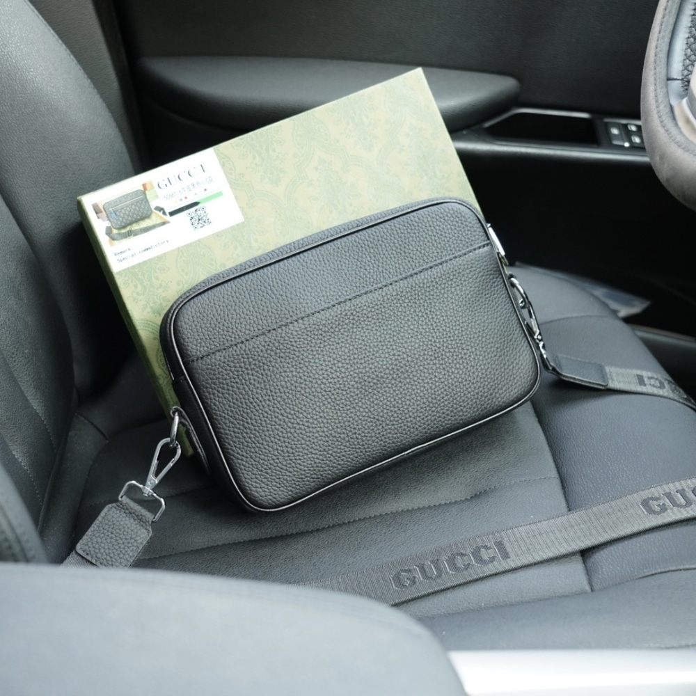 Gucci GG Emblem Small Leather Crossbody Bag Black 27Cm 850242 AAFOM 1053 - Image 6