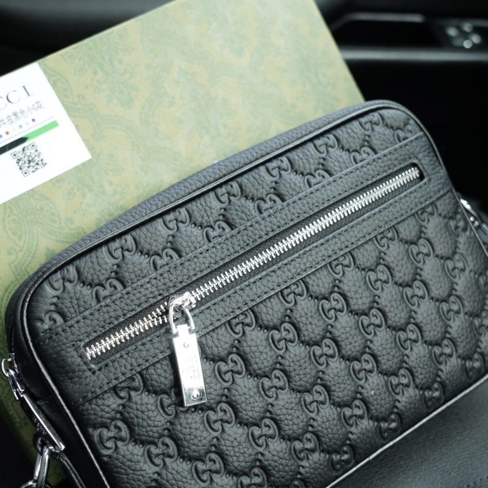 Gucci GG Emblem Small Leather Crossbody Bag Black 27Cm 850242 AAFOM 1053 - Image 3