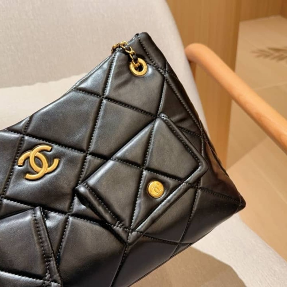 Chanel Shopping Bag Large Shiny Smooth Leather Tote Bag Black 38cm AS5740 B22139 94305 - Image 8