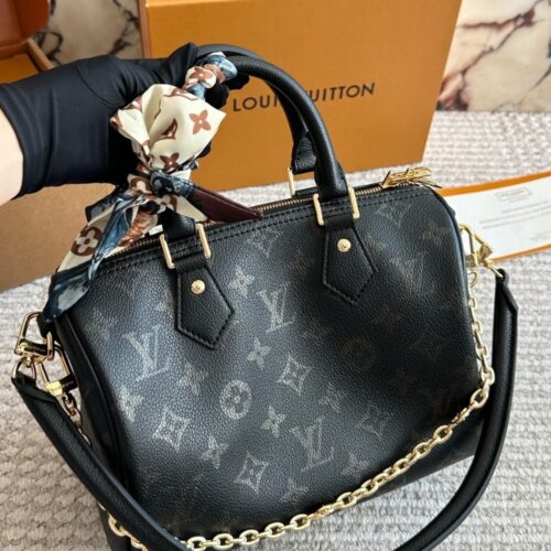 Alternative view of Louis Vuitton Speedy Bandoulière 25 Handle Bag Black 25Cm M26486
