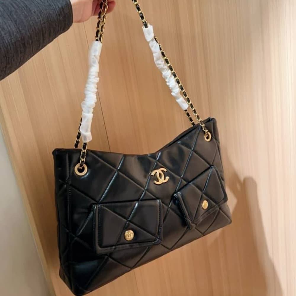 Chanel Shopping Bag Large Shiny Smooth Leather Tote Bag Black 38cm AS5740 B22139 94305 - Image 4