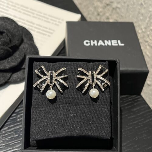 Alternative view of Chanel Dangle Earrings Bow Enamel Crystals Pearl Gold Black ABG402 B21902 U3576
