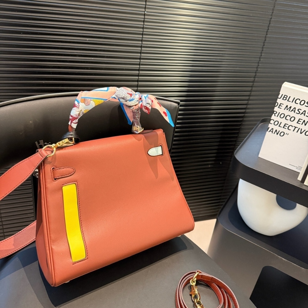 Hermes Kelly 28 Retourne Gold Tone Hardware Handbag Orange 28Cm - Image 6