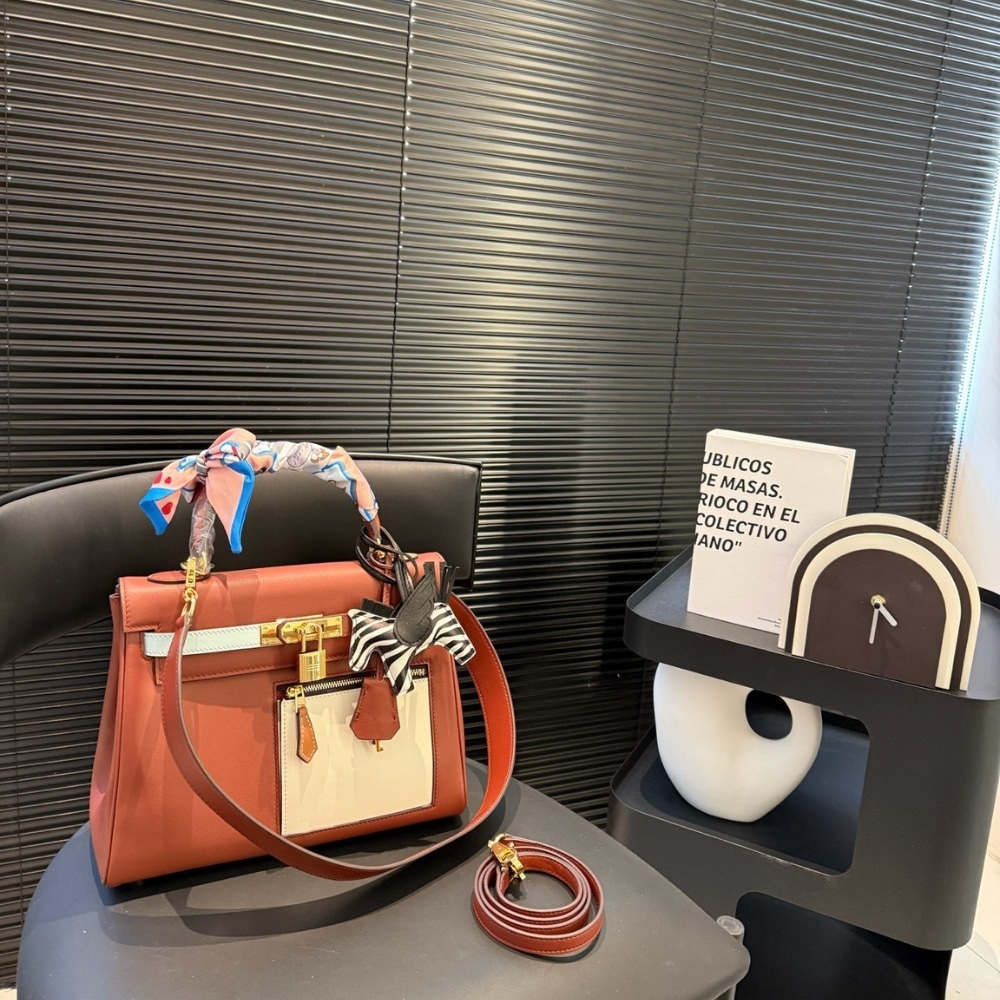 Hermes Kelly 28 Retourne Gold Tone Hardware Handbag Orange 28Cm - Image 2
