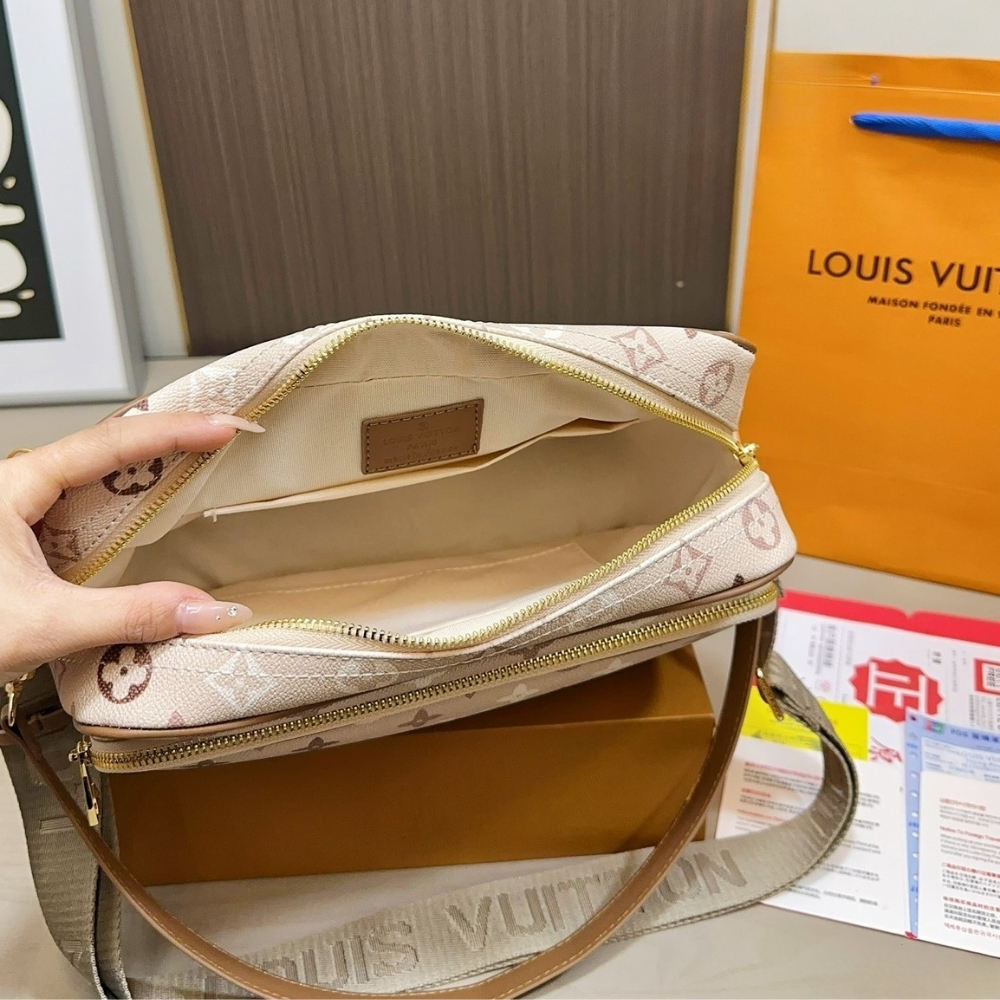 Louis Vuitton Nil Monogram Beige 27Cm - Image 8