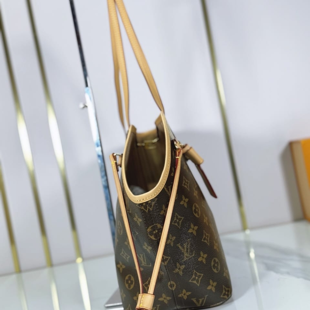 Louis Vuitton Neverwoof Monogram Canvas Brown 31Cm M27847 - Image 3