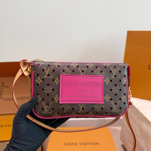 Alternative view of Louis Vuitton Pochette Accessoires Small Monogram Shoulder Bag Pop Crush 22cm M29001