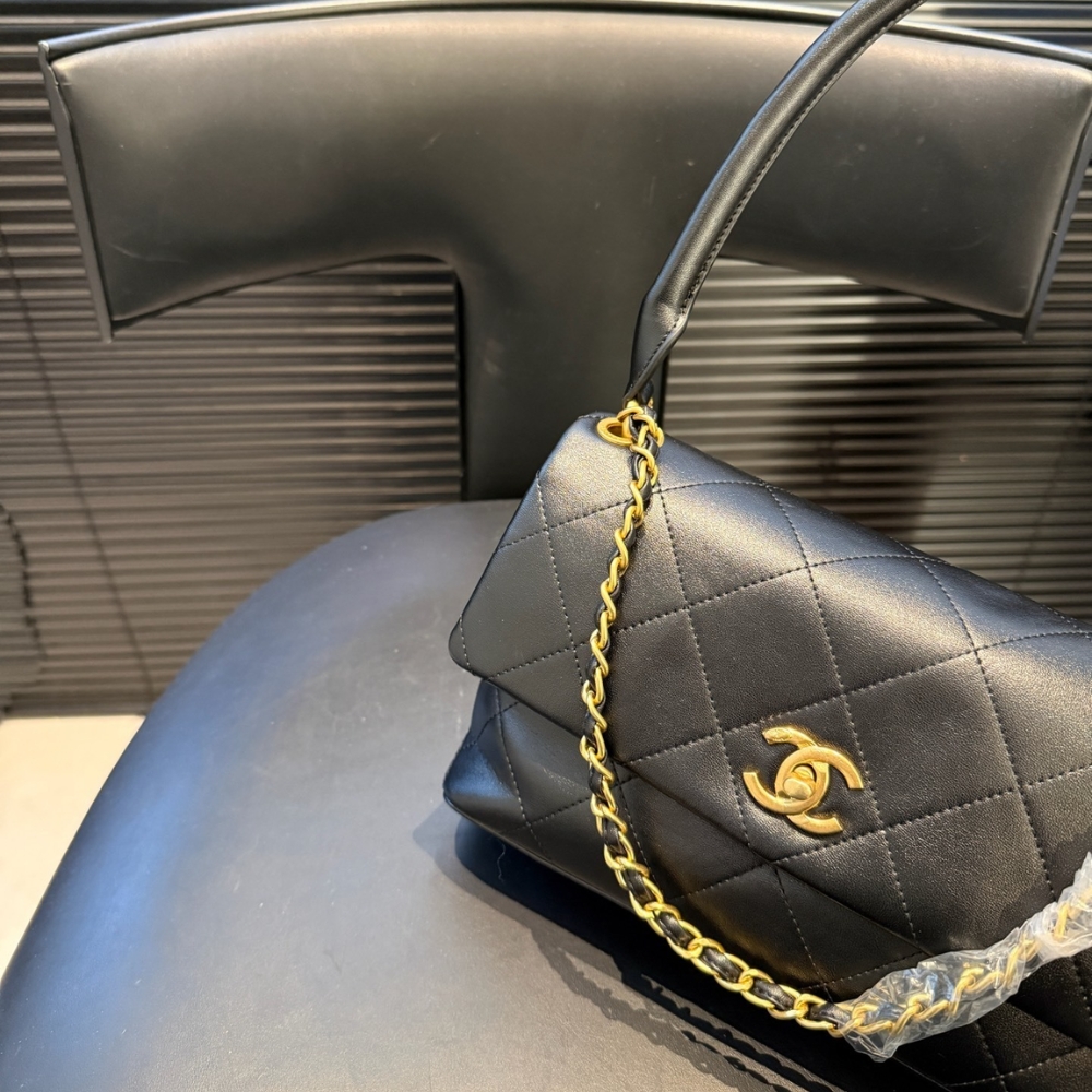 Chanel Large Flap Bag Gold Tone Hardware Black 25Cm - Image 4