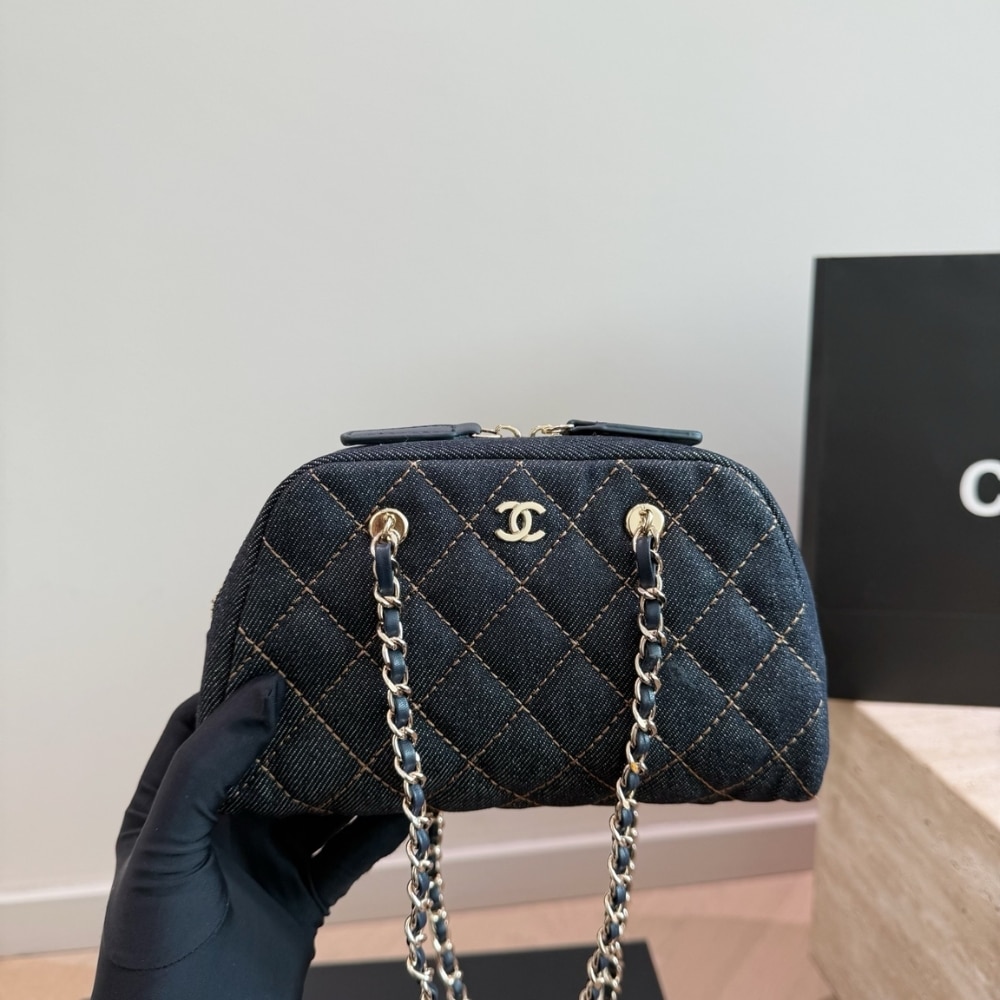 Chanel Clutch With Chain Small Denim Shoulder Bag Blue 20cm - Image 2