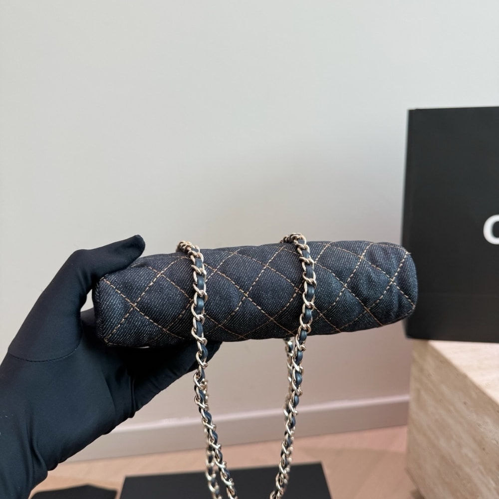 Chanel Clutch With Chain Small Denim Shoulder Bag Blue 20cm - Image 4