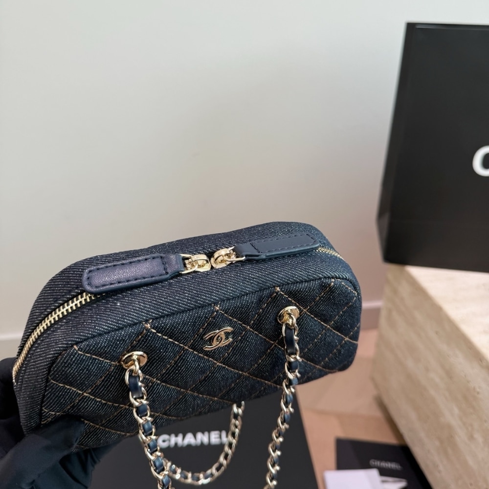 Chanel Clutch With Chain Small Denim Shoulder Bag Blue 20cm - Image 5