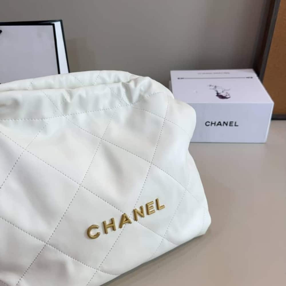 Chanel 22 Small Smooth Leather Hobo Bag White 36cm AS3260 B09859 10601 - Image 5